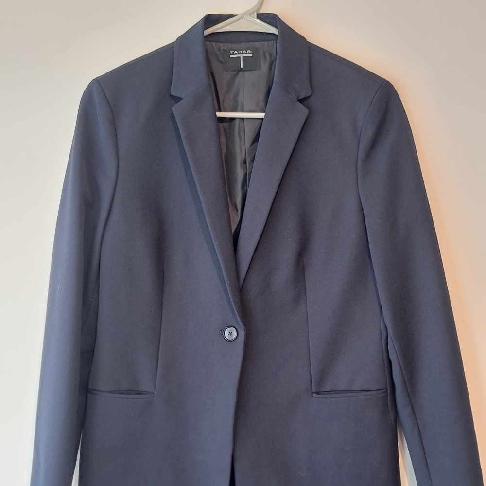 T Tahari - Navy Blue Women One Button Two pockets Blazer Size 6